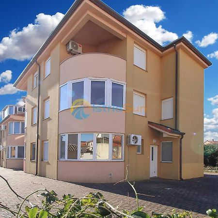 Apartments Bardak Ližnjan Extérieur photo