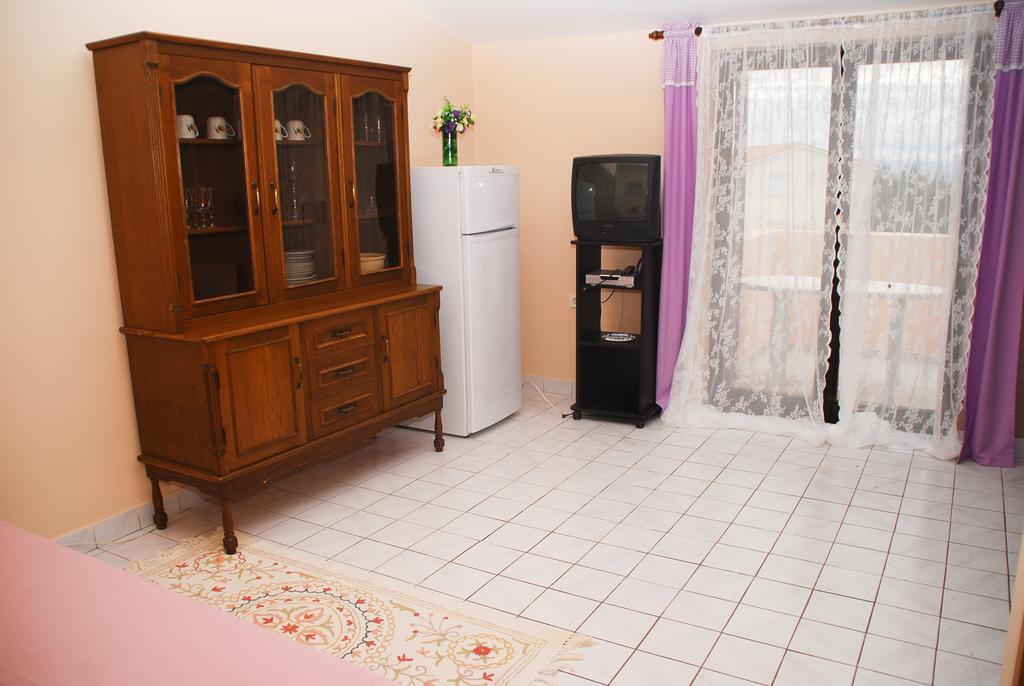 Apartments Bardak Ližnjan Chambre photo