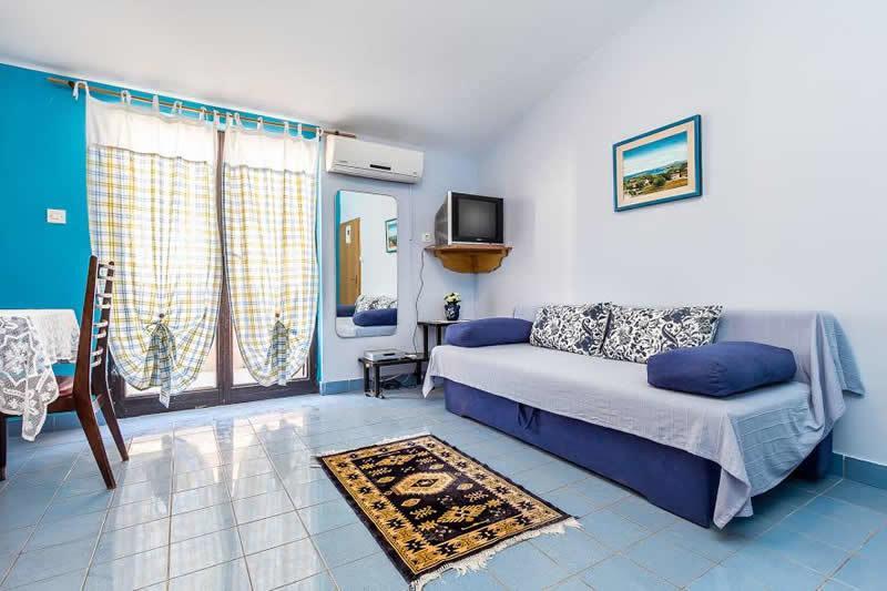 Apartments Bardak Ližnjan Chambre photo