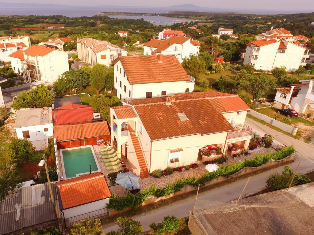 Apartments Bardak Ližnjan Extérieur photo