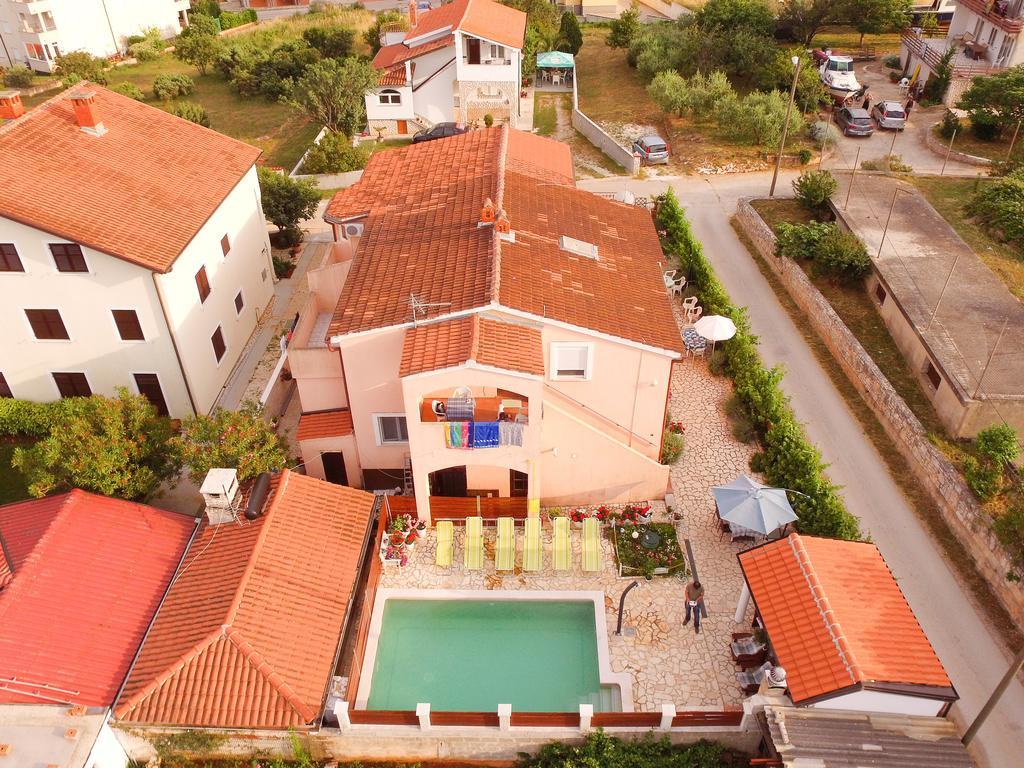 Apartments Bardak Ližnjan Extérieur photo